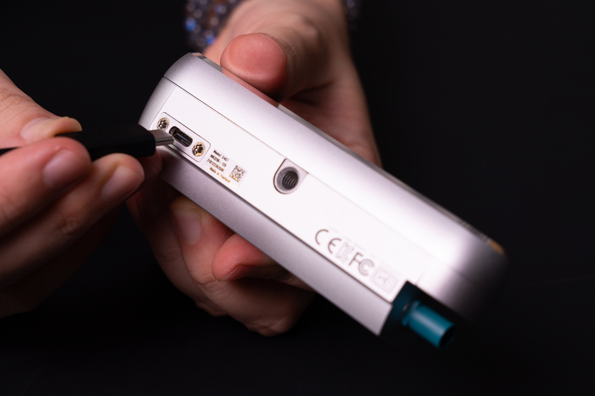 Connecting USB-C Cable